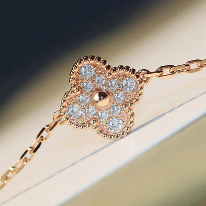 ˇGilded EraˇCLOVER 20 MOTIFS LASER DIAMOND NECKLACE
