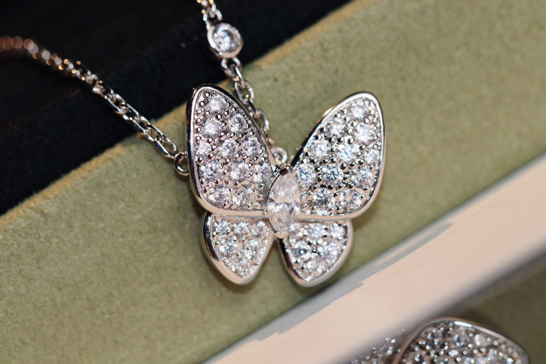 ˇGilded EraˇBUTTERFLY DIAMOND NECKLACE