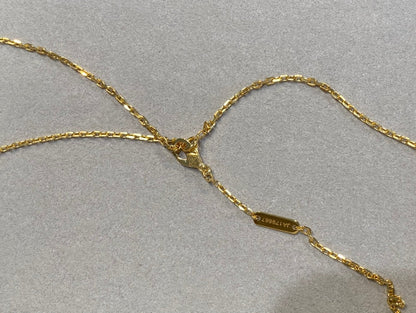 ˇGilded EraˇCLOVER 25MM NECKLACE GOLD CARNELIAN