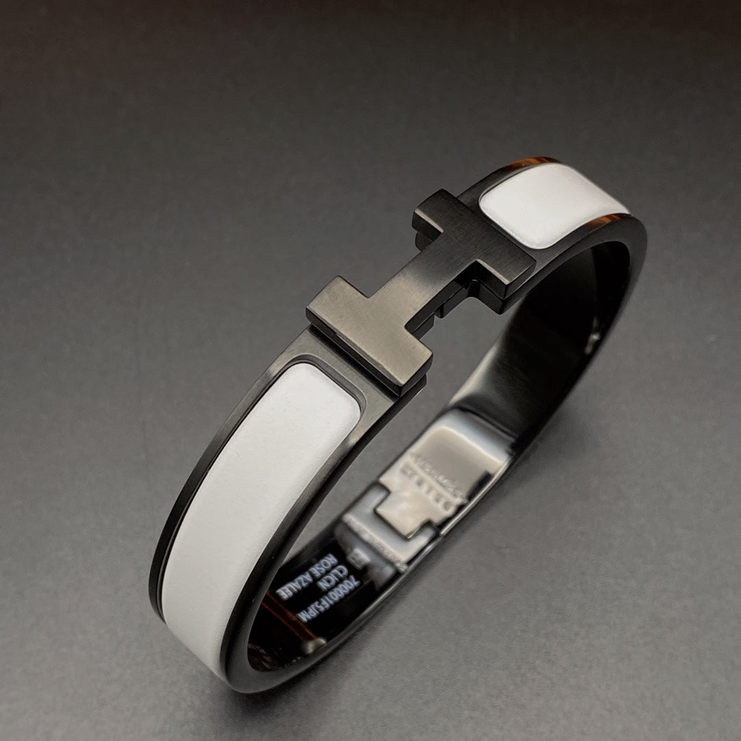 ˇGilded EraˇH BRACELET 12MM BLACK WHITE CERAMIC