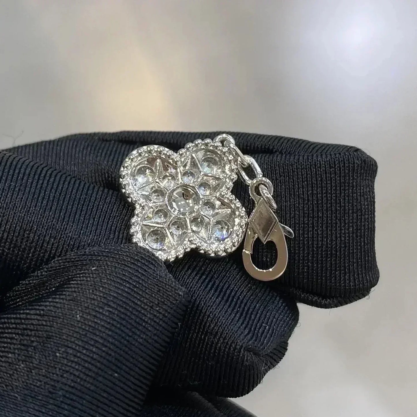 ˇGilded EraˇCLOVER 5 MOTIFS  DIAMOND BRACELET SILVER