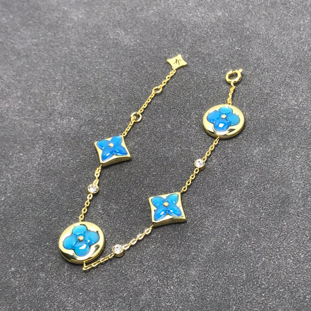 ˇGilded EraˇSTAR AND SUN TURQUOISE 4 MOTIFS 3 DIAMONDS