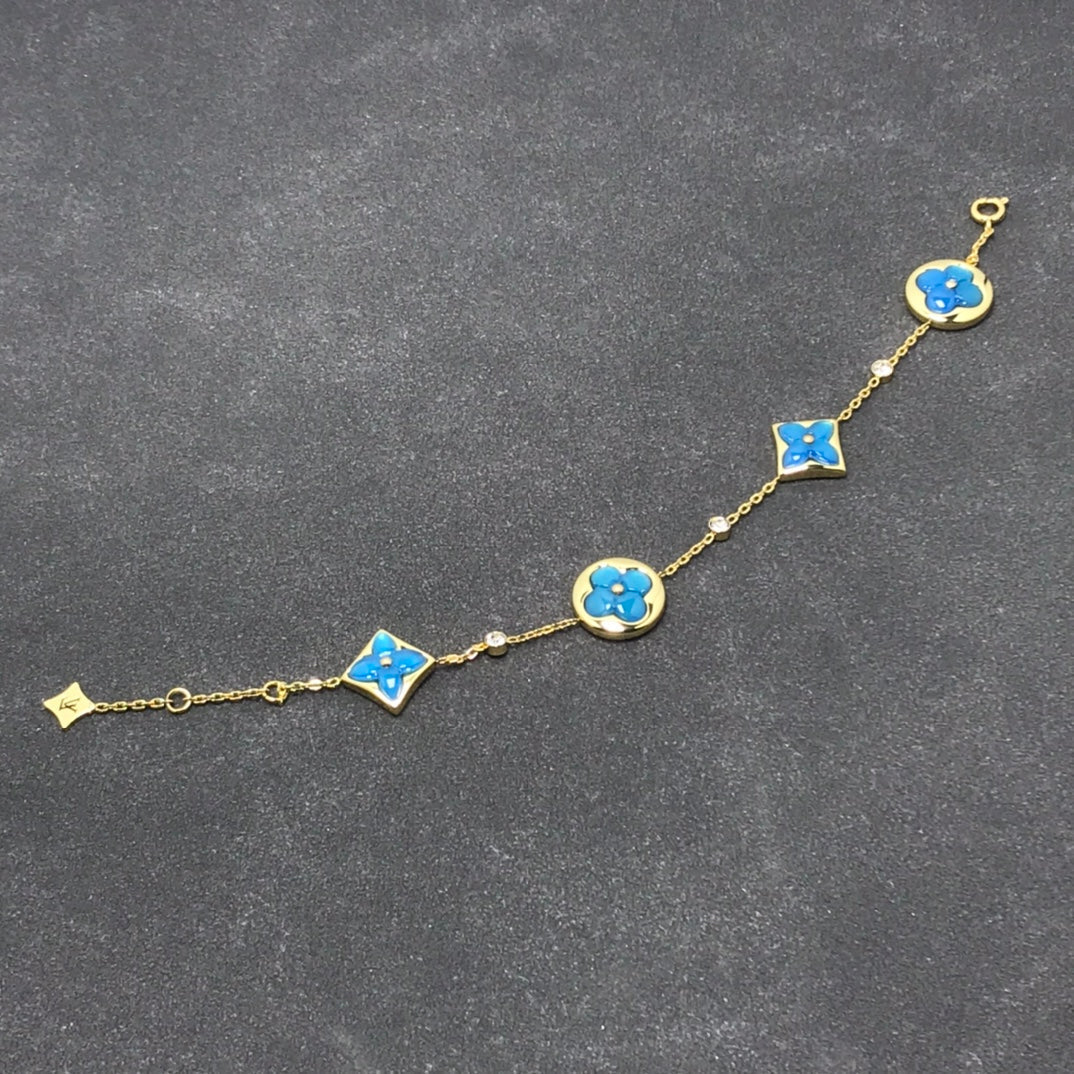 ˇGilded EraˇSTAR AND SUN TURQUOISE 4 MOTIFS 3 DIAMONDS