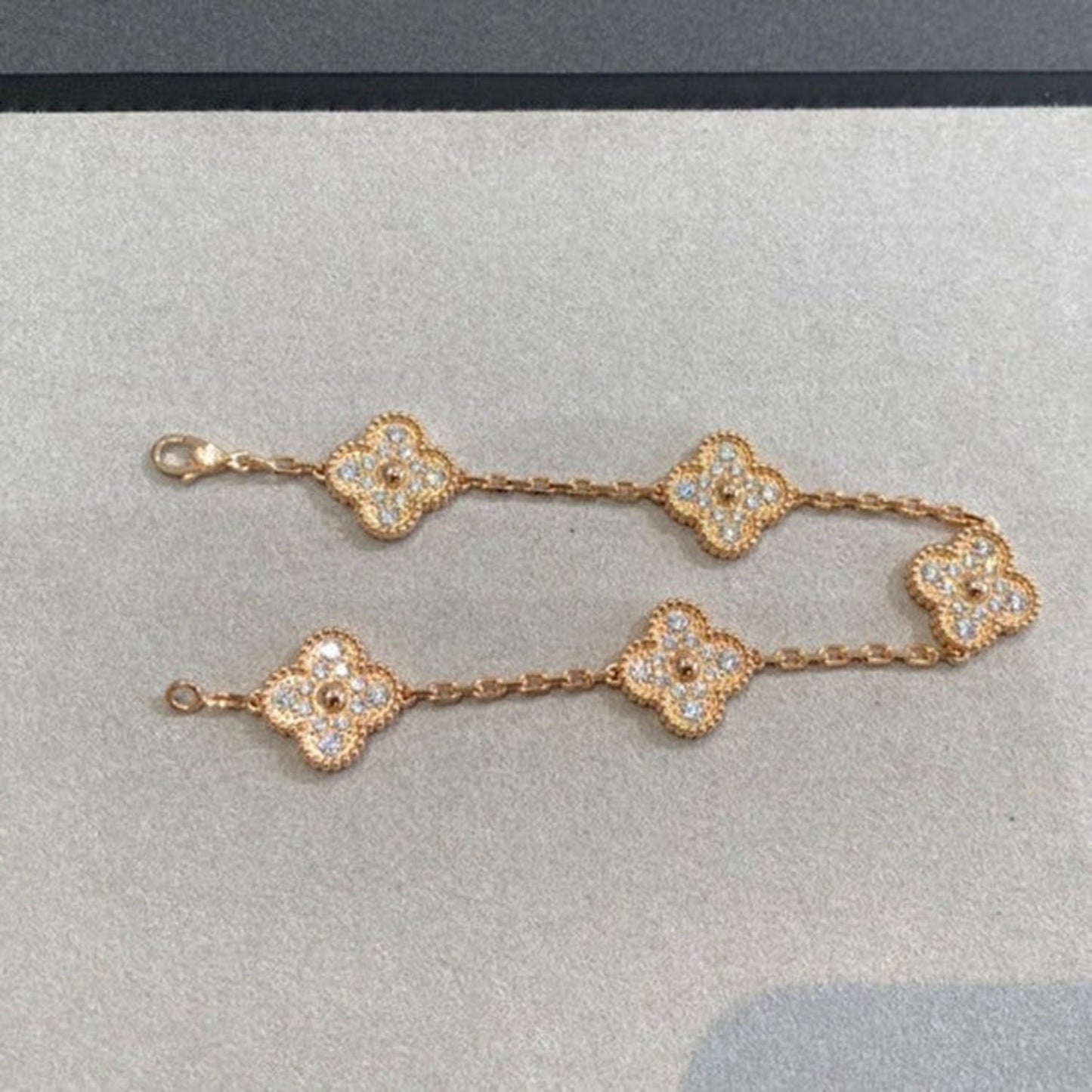 ˇGilded EraˇCLOVER 5 MOTIFS  FULL DIAMOND BRACELET
