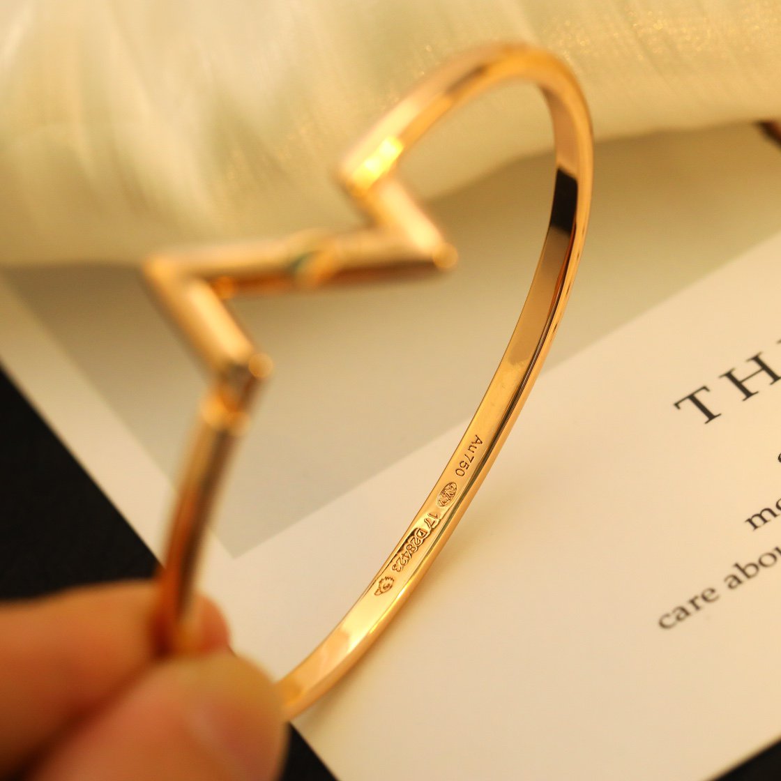 ˇGilded EraˇVOLTE UPSITE DOWN BRACELET