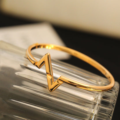 ˇGilded EraˇVOLTE UPSITE DOWN BRACELET