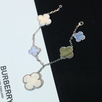 ˇGilded EraˇCLOVER BRACELET 5 MOTIFS MOP CHALCEDONY SILVER