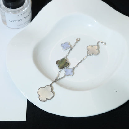 ˇGilded EraˇCLOVER BRACELET 5 MOTIFS MOP CHALCEDONY SILVER