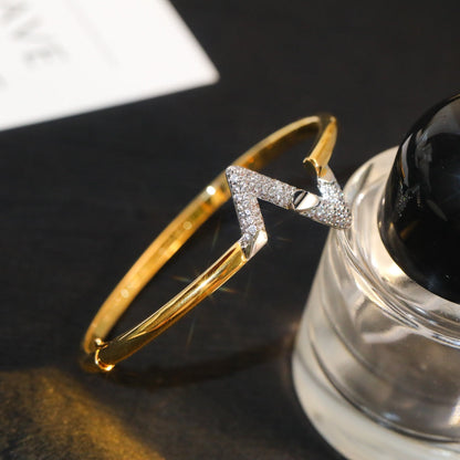 ˇGilded EraˇVOLTE UPSITE DOWN GOLD DIAMOND BRACELET
