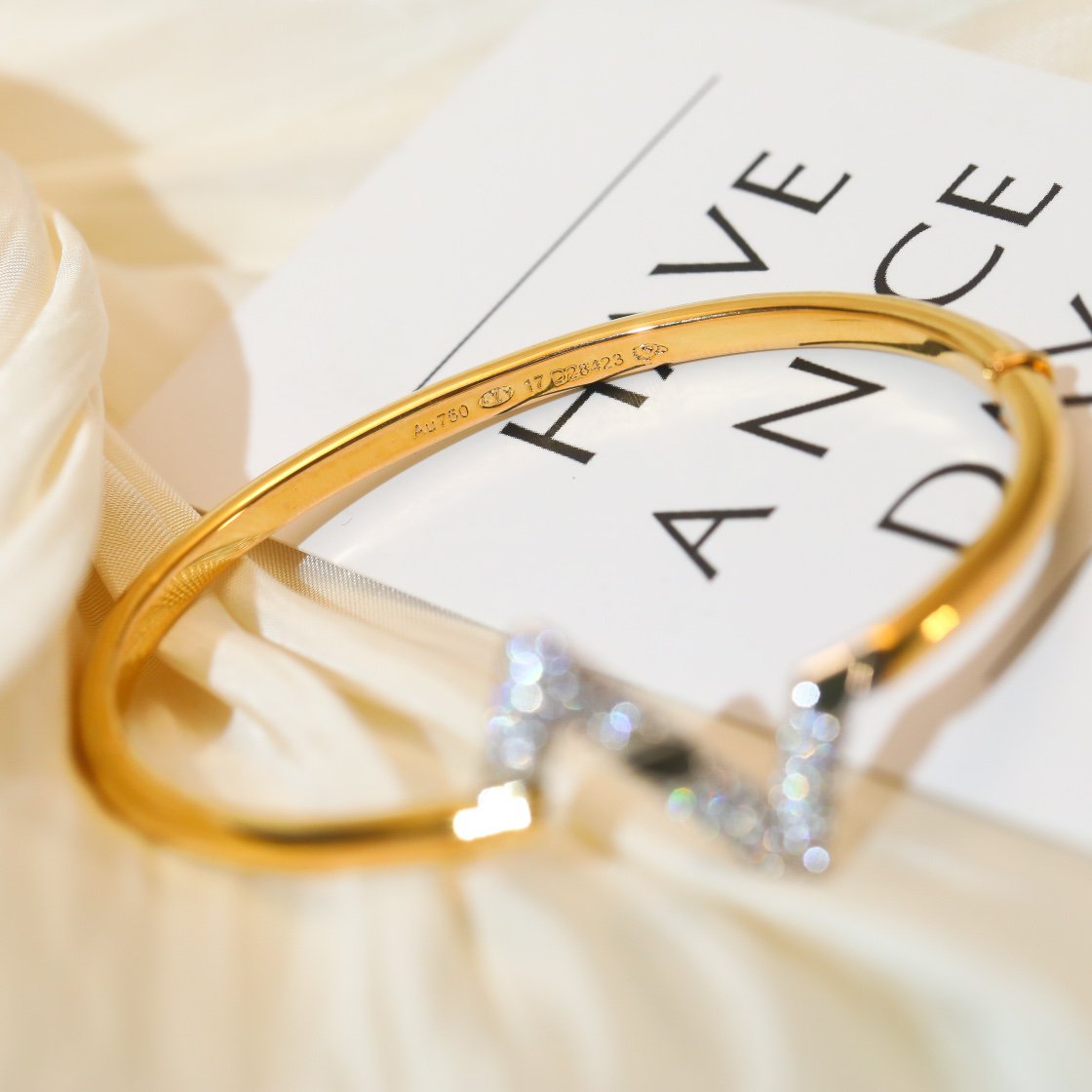 ˇGilded EraˇVOLTE UPSITE DOWN GOLD DIAMOND BRACELET