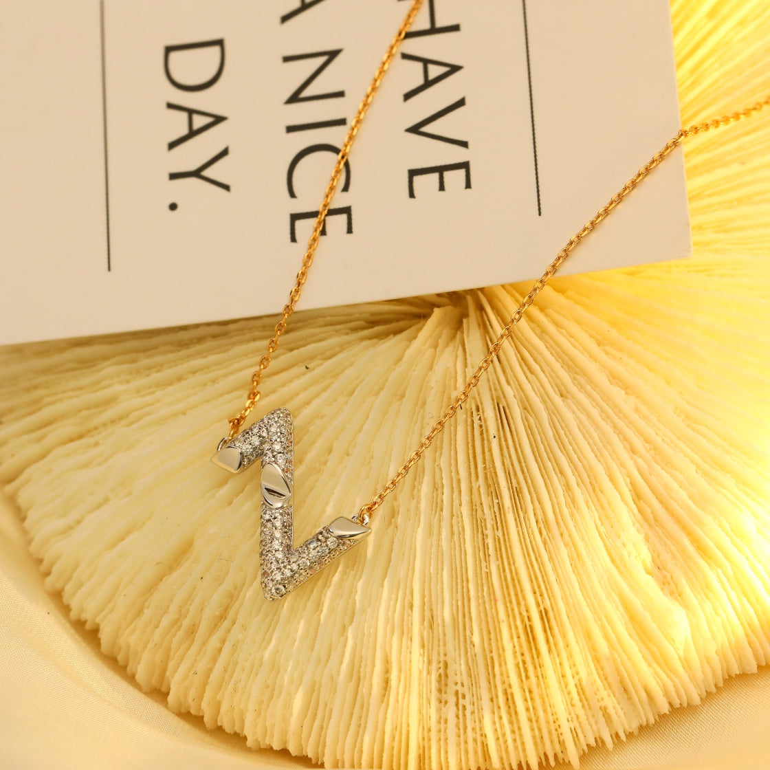 ˇGilded EraˇVOLT SILVER DIAMOND PEDANT NECKLACE