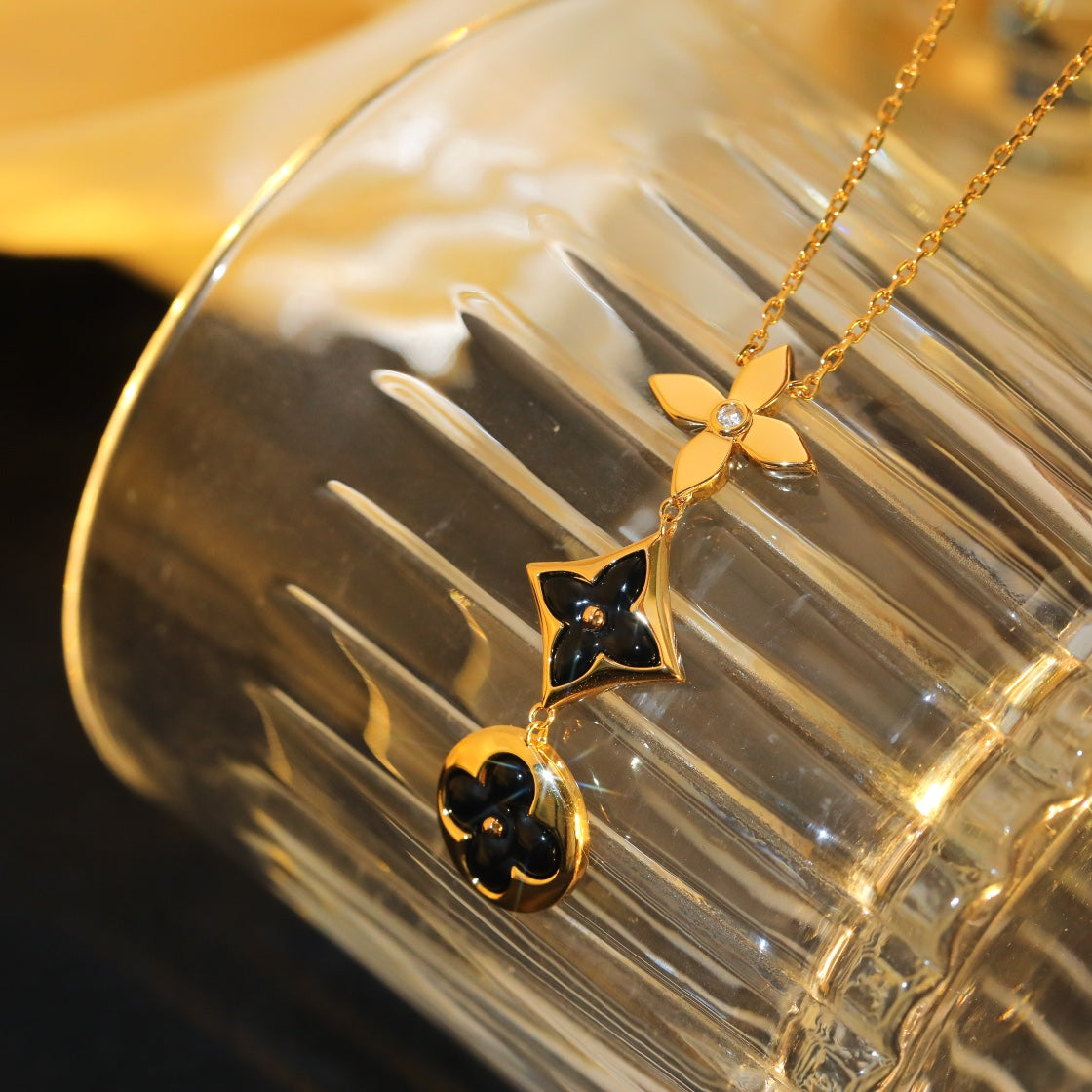 ˇGilded EraˇSTAR AND SUN ONYX PINK GOLD NECKLACE