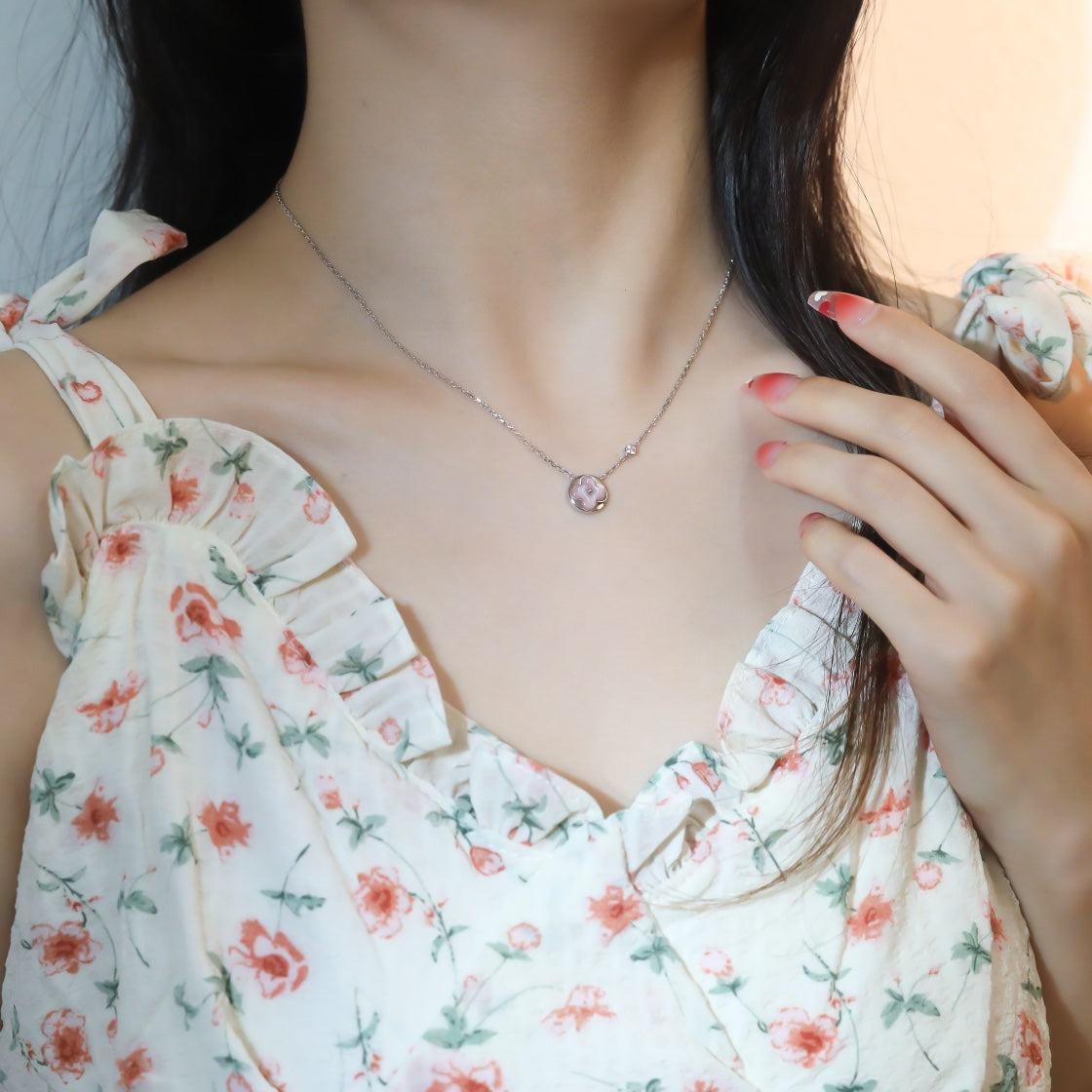 ˇGilded EraˇSUN PEDANT PINK GOLD 1 DIAMOND NECKLACE