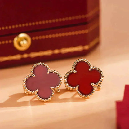 ˇGilded EraˇCLOVER MEDIUM 1 MOTIFS CARNELIAN  EARRINGS
