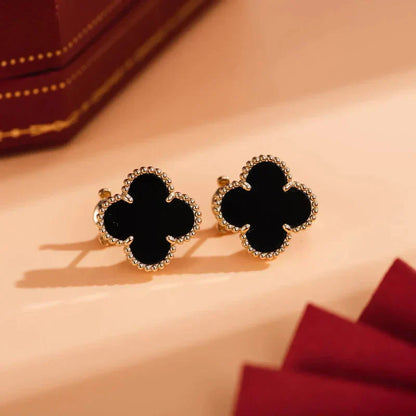 ˇGilded EraˇCLOVER MEDIUM 1 MOTIFS  ONYX STUD EARRINGS