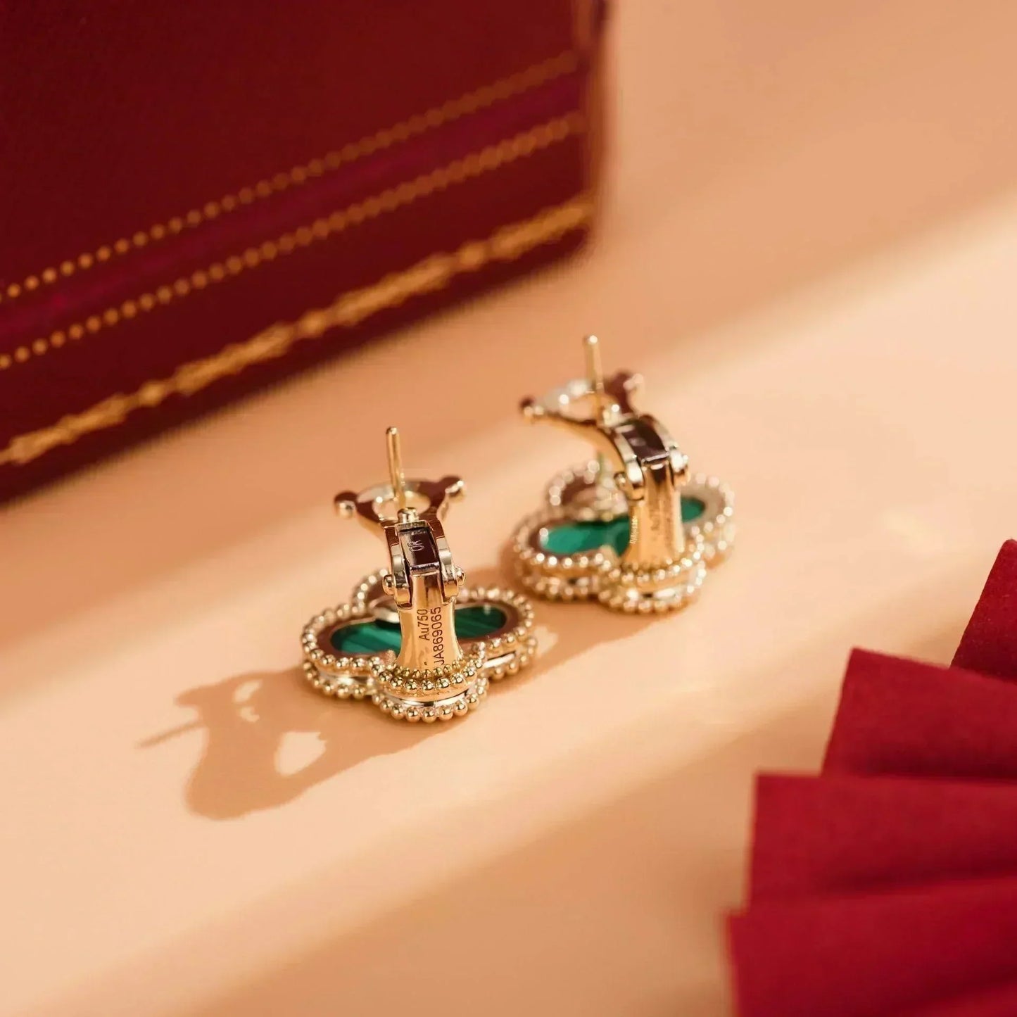 ˇGilded EraˇCLOVER MEDIUM 1 MOTIFS MALACHITE  EARRINGS