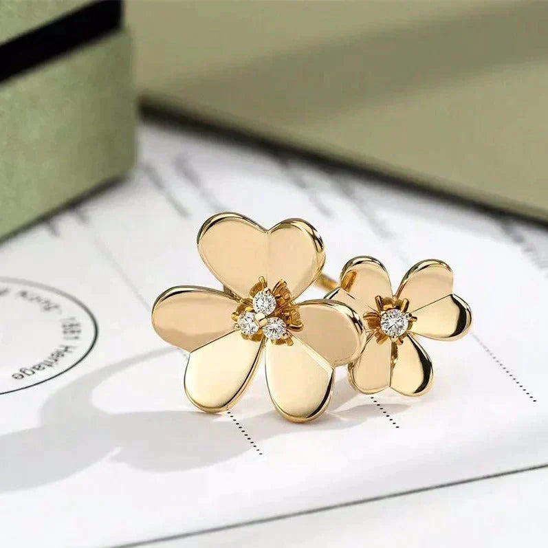 ˇGilded EraˇCLOVER COMOS GOLD DIAMOND RING