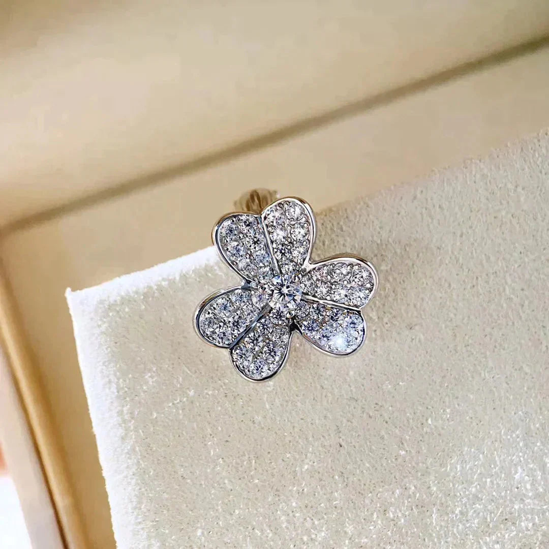 ˇGilded EraˇCLOVER COMOS DIAMOND EARRINGS SILVER