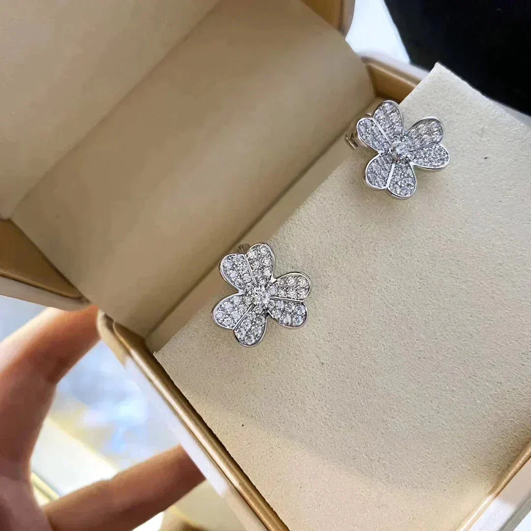 ˇGilded EraˇCLOVER COMOS DIAMOND EARRINGS SILVER