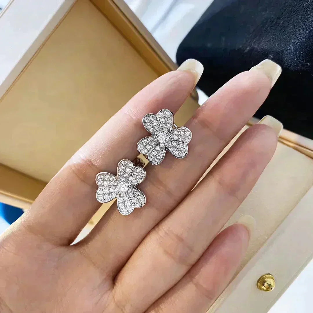 ˇGilded EraˇCLOVER COMOS DIAMOND EARRINGS SILVER