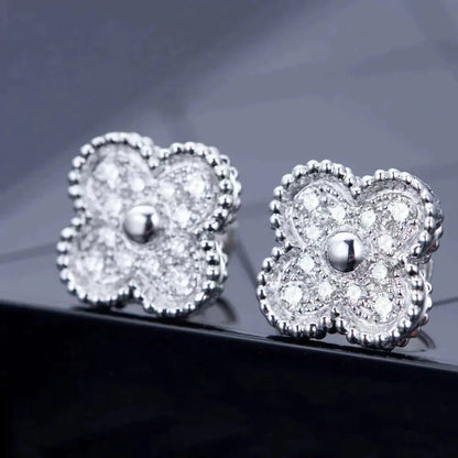 ˇGilded EraˇCLOVER 1 MOTIFS DIAMOND STUD EARRINGS SILVER