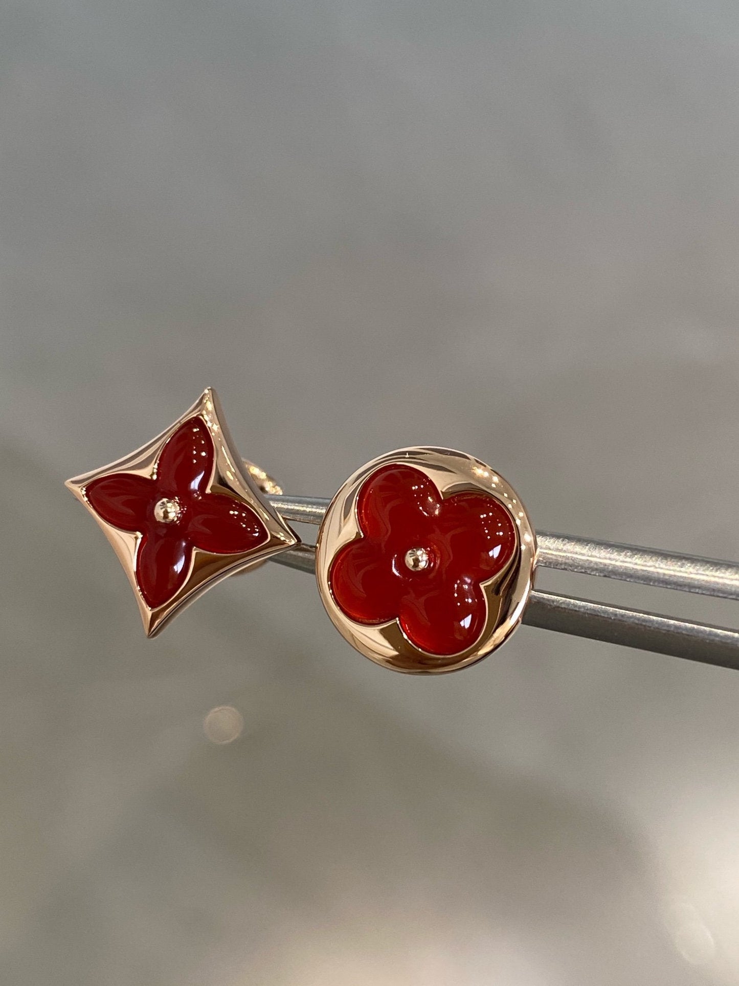 ˇGilded EraˇSTAR AND SUN PINK GOLD CARNELIAN STUD EARRINGS
