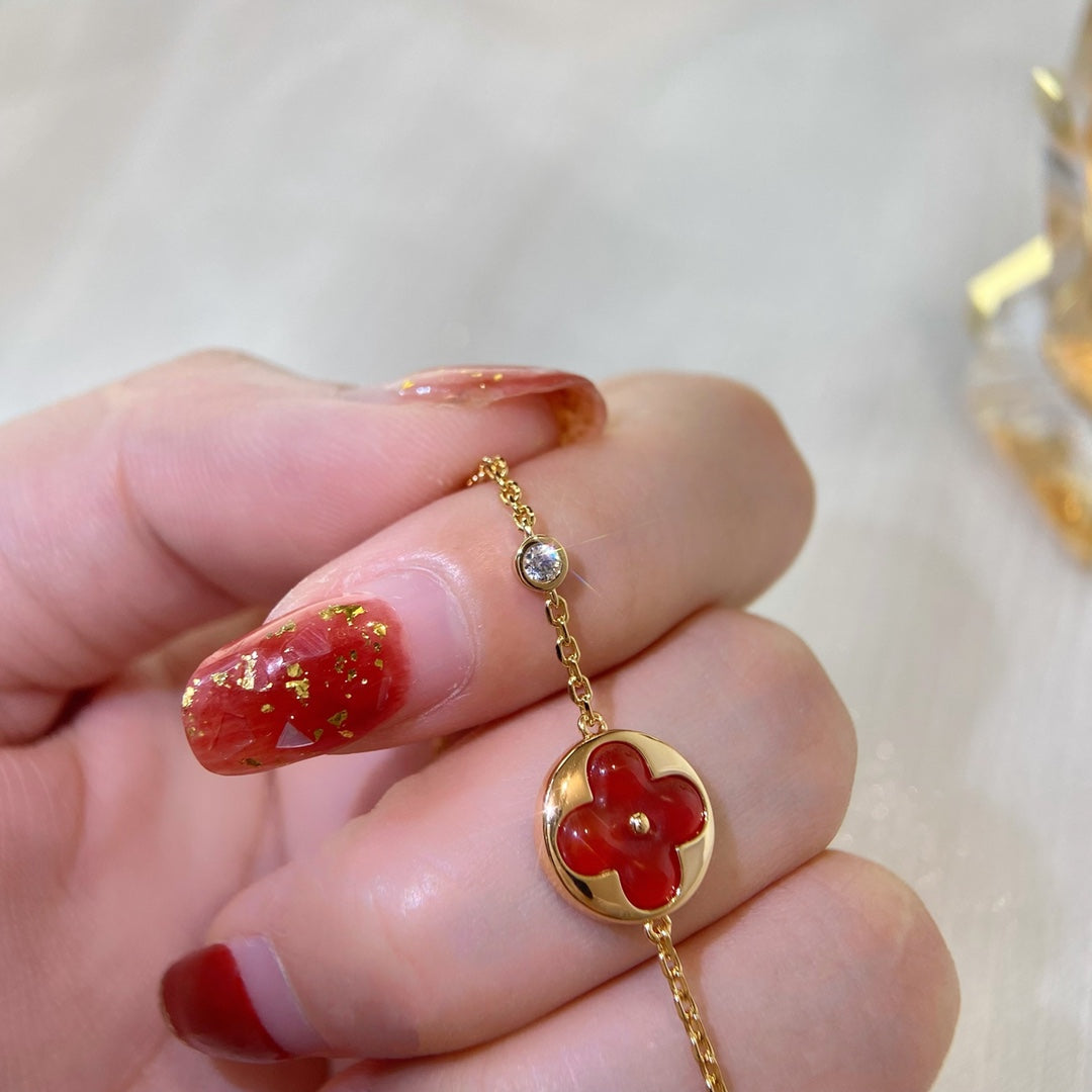 ˇGilded EraˇSUN PEDANT CARNELIAN BRACELET