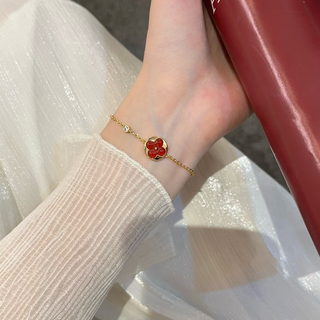 ˇGilded EraˇSUN PEDANT CARNELIAN BRACELET