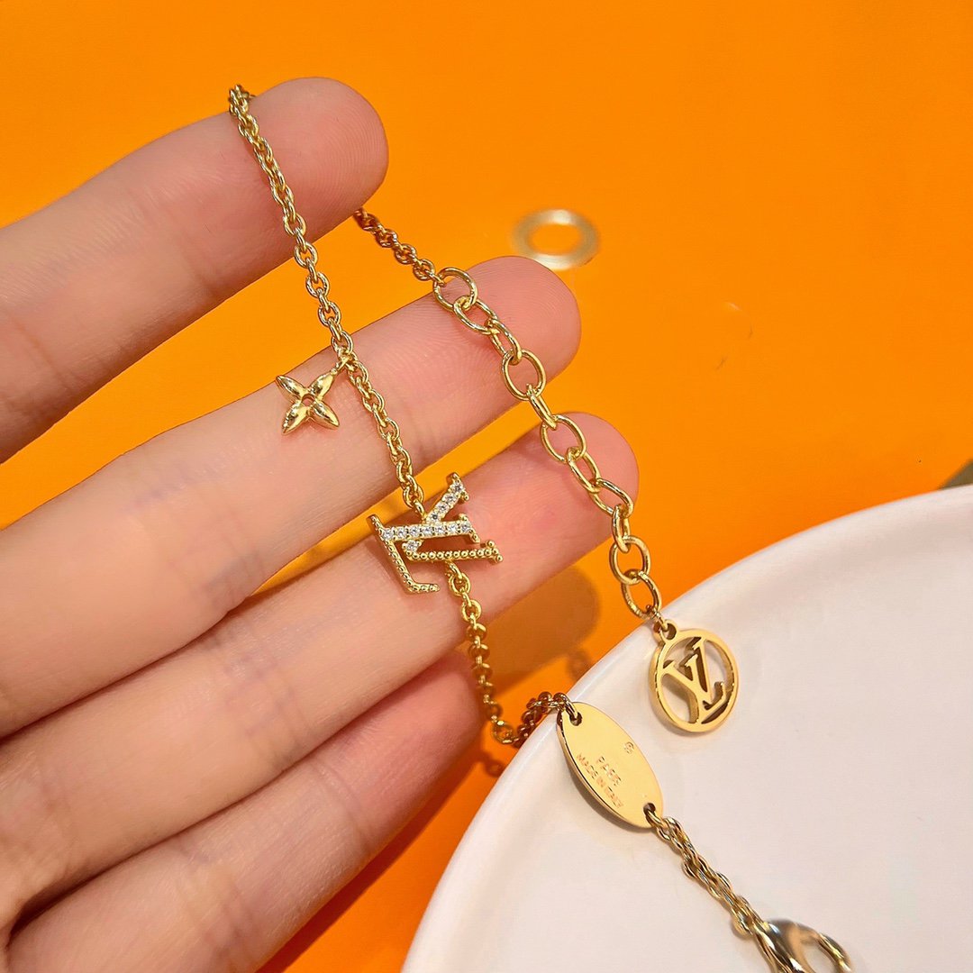 ˇGilded EraˇLOGO STAR MOTIF GOLD BRACELET