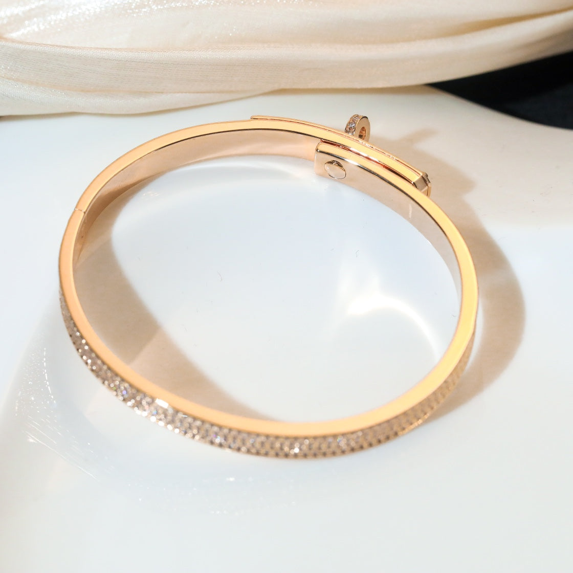 ˇGilded EraˇKELLY BRACELET DIAMOND PAVED