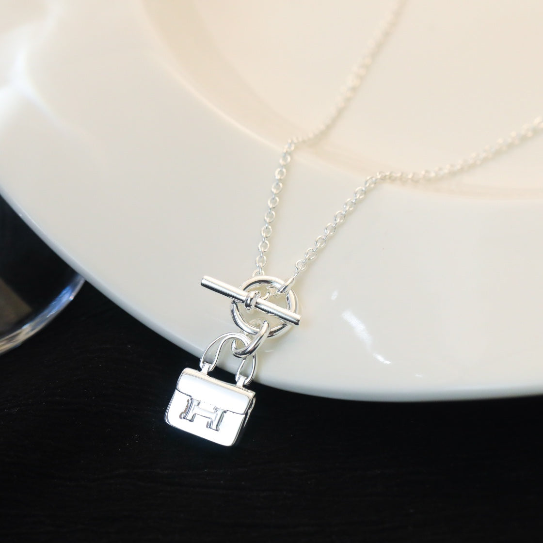 ˇGilded EraˇPOP H PEDANT SILVER NECKLACE