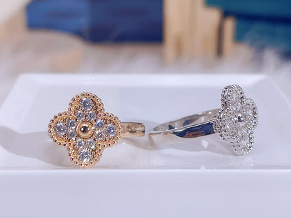 ˇGilded EraˇCLOVER DIAMOND RING