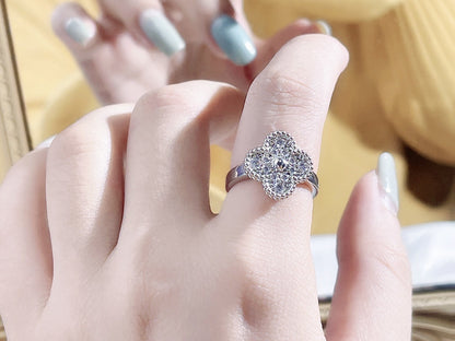 ˇGilded EraˇCLOVER DIAMOND RING
