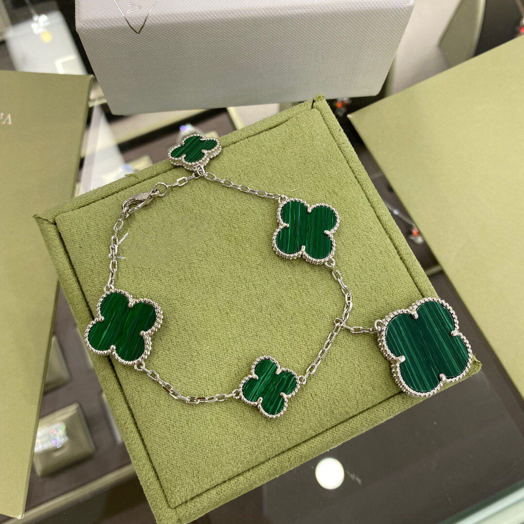 ˇGilded EraˇCLOVER 5 MOTIFS SIVLER MALACHITE BRACELET