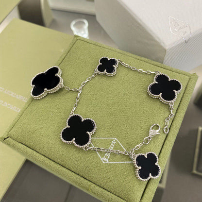 ˇGilded EraˇCLOVER 5 MOTIFS SIVLER ONYX BRACELET