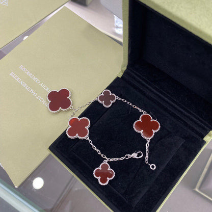 ˇGilded EraˇCLOVER 5 MOTIFS SIVLER CARNELIAN BRACELET