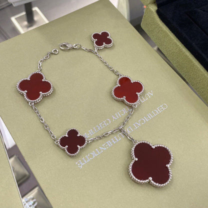 ˇGilded EraˇCLOVER 5 MOTIFS SIVLER CARNELIAN BRACELET
