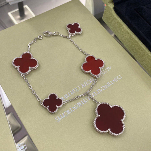 ˇGilded EraˇCLOVER 5 MOTIFS SIVLER CARNELIAN BRACELET
