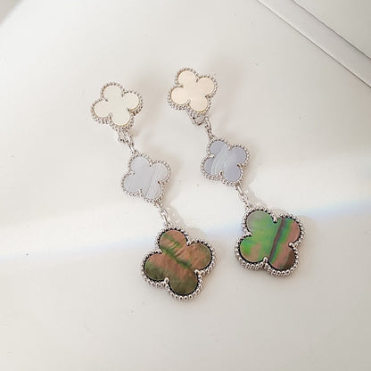 ˇGilded EraˇCLOVER 3 MOTIFS CHALCEDONY DARK MOP SILVER EARRINGS