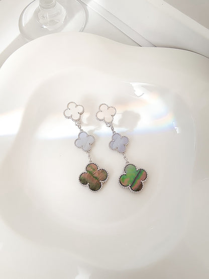 ˇGilded EraˇCLOVER 3 MOTIFS CHALCEDONY DARK MOP SILVER EARRINGS