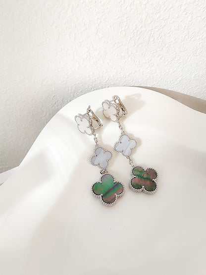 ˇGilded EraˇCLOVER 3 MOTIFS CHALCEDONY DARK MOP SILVER EARRINGS