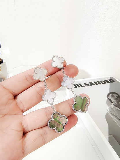 ˇGilded EraˇCLOVER 3 MOTIFS CHALCEDONY DARK MOP SILVER EARRINGS