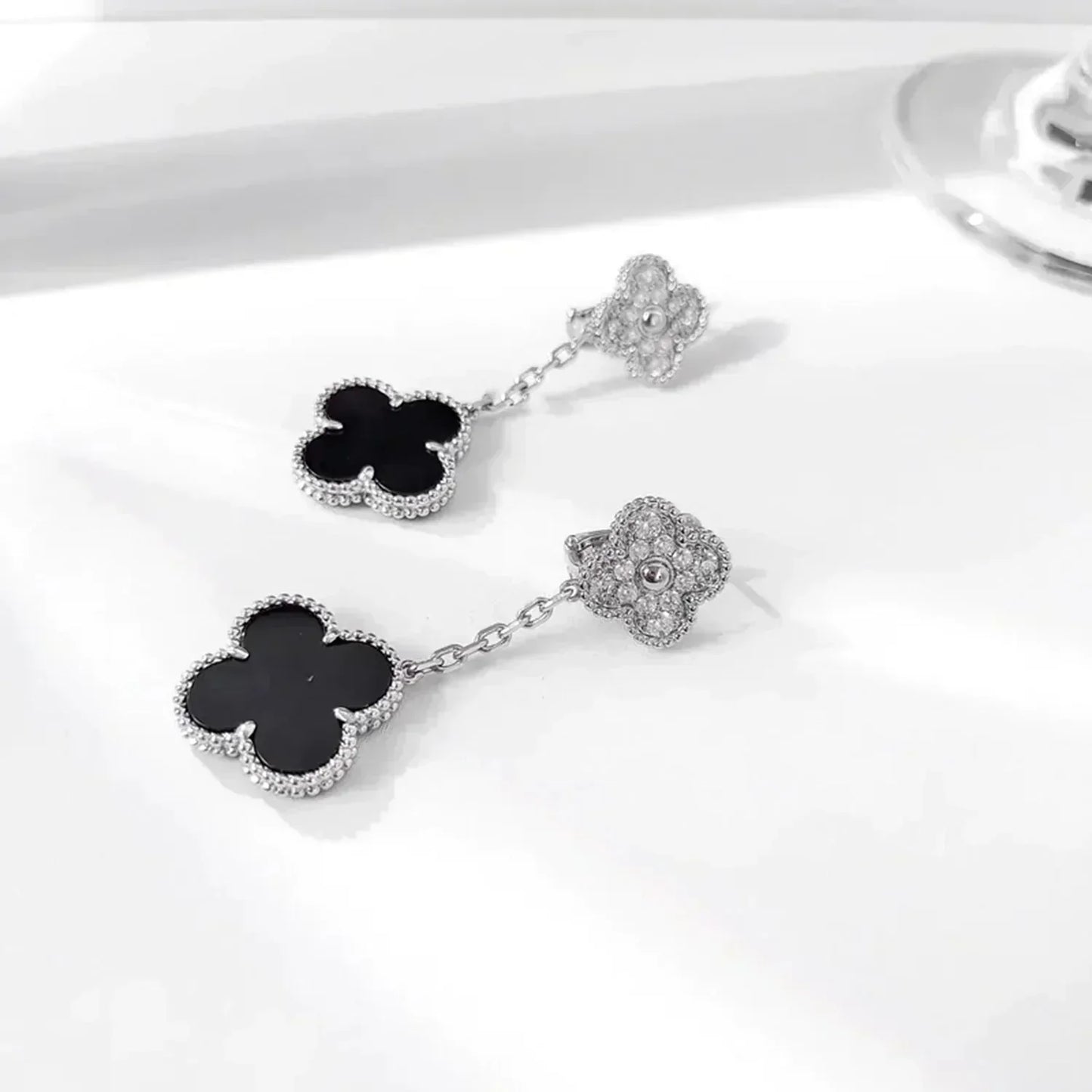 ˇGilded EraˇCLOVER 2 MOTIFS  DIAMOND ONYX EARRINGS SILVER