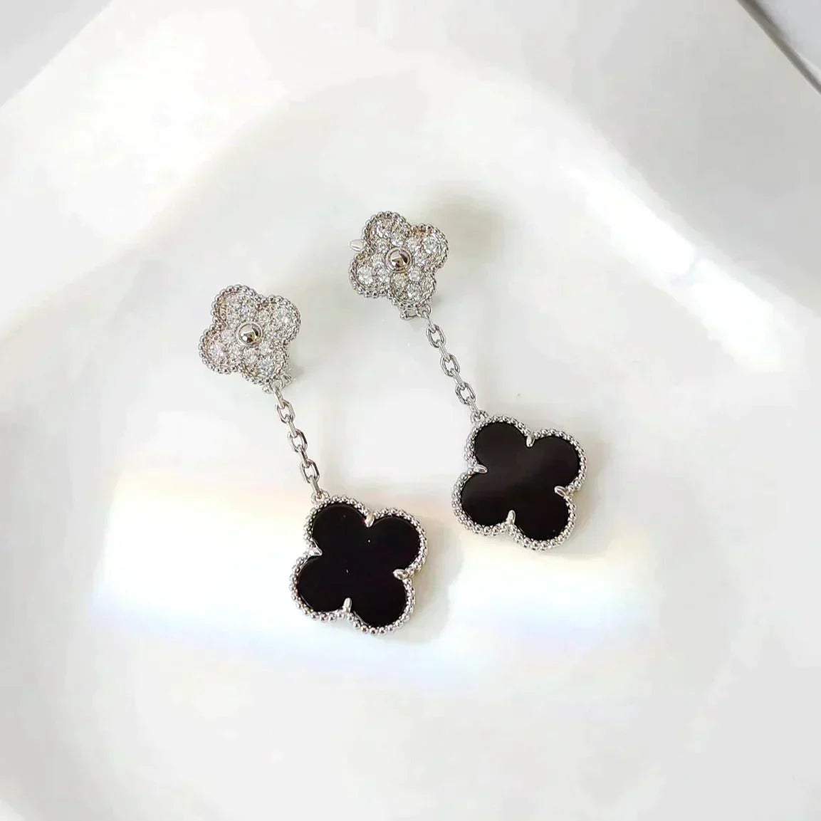 ˇGilded EraˇCLOVER 2 MOTIFS  DIAMOND ONYX EARRINGS SILVER