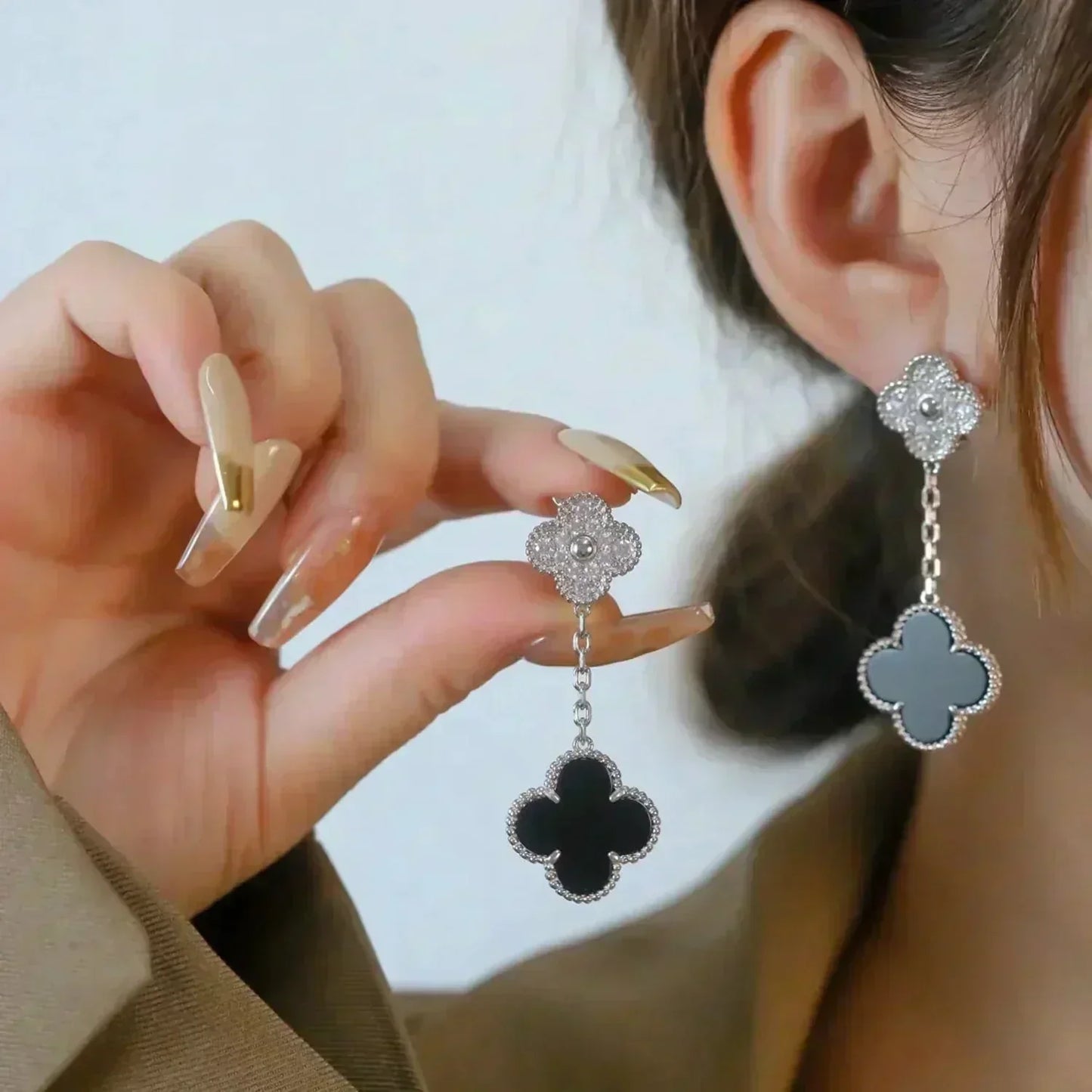 ˇGilded EraˇCLOVER 2 MOTIFS  DIAMOND ONYX EARRINGS SILVER