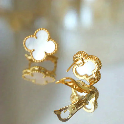 ˇGilded EraˇCLOVER MEDIUM 1 MOTIFS  WHITE MOP STUD EARRINGS