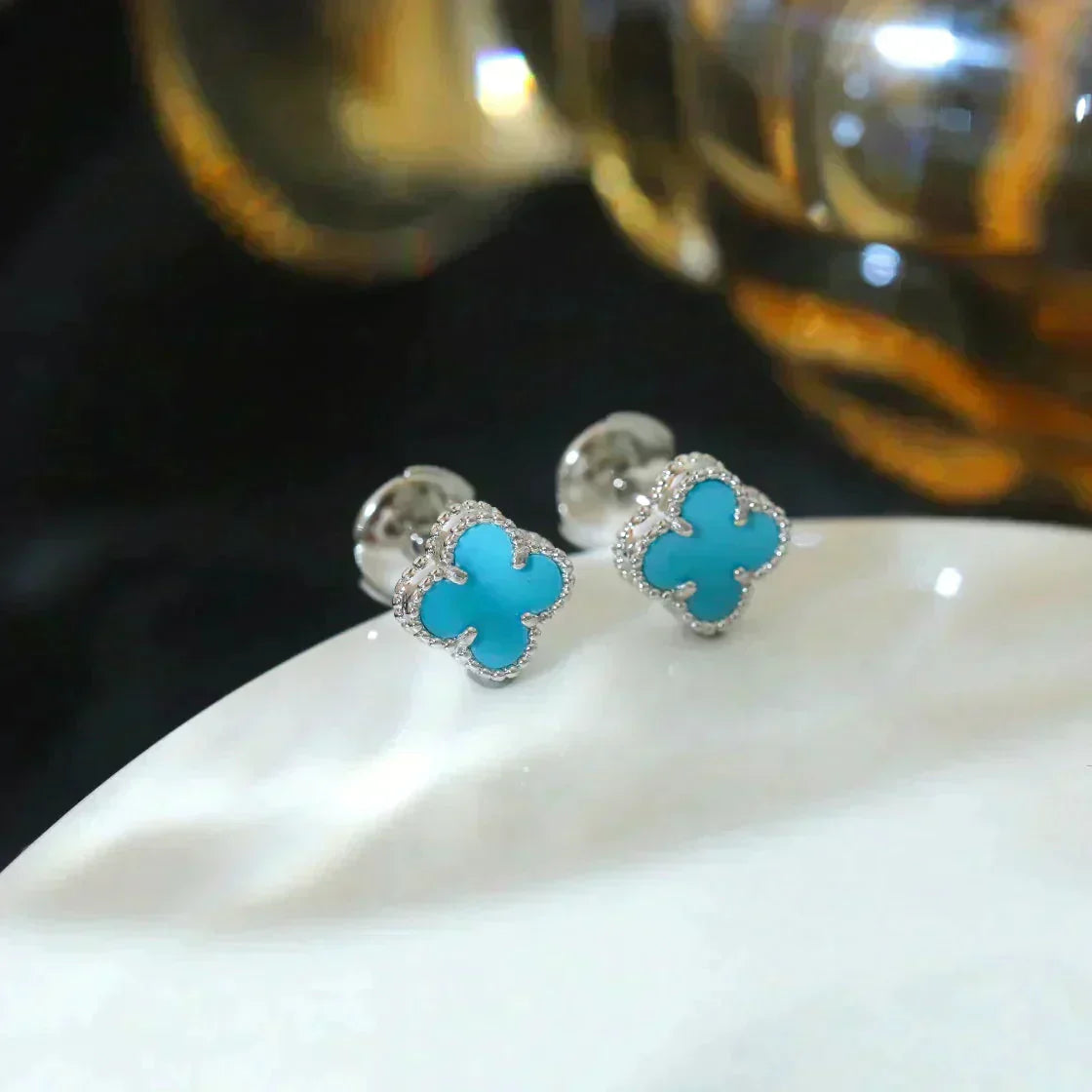 ˇGilded EraˇCLOVER MINI 9.5MM ONYX STUD EARRINGS SILVER
