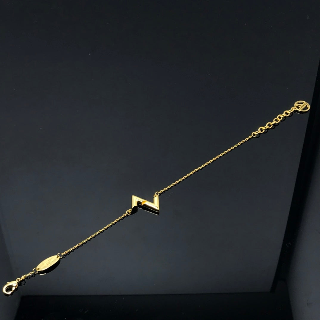 ˇGilded EraˇVOLT LV LOGO BRACELET
