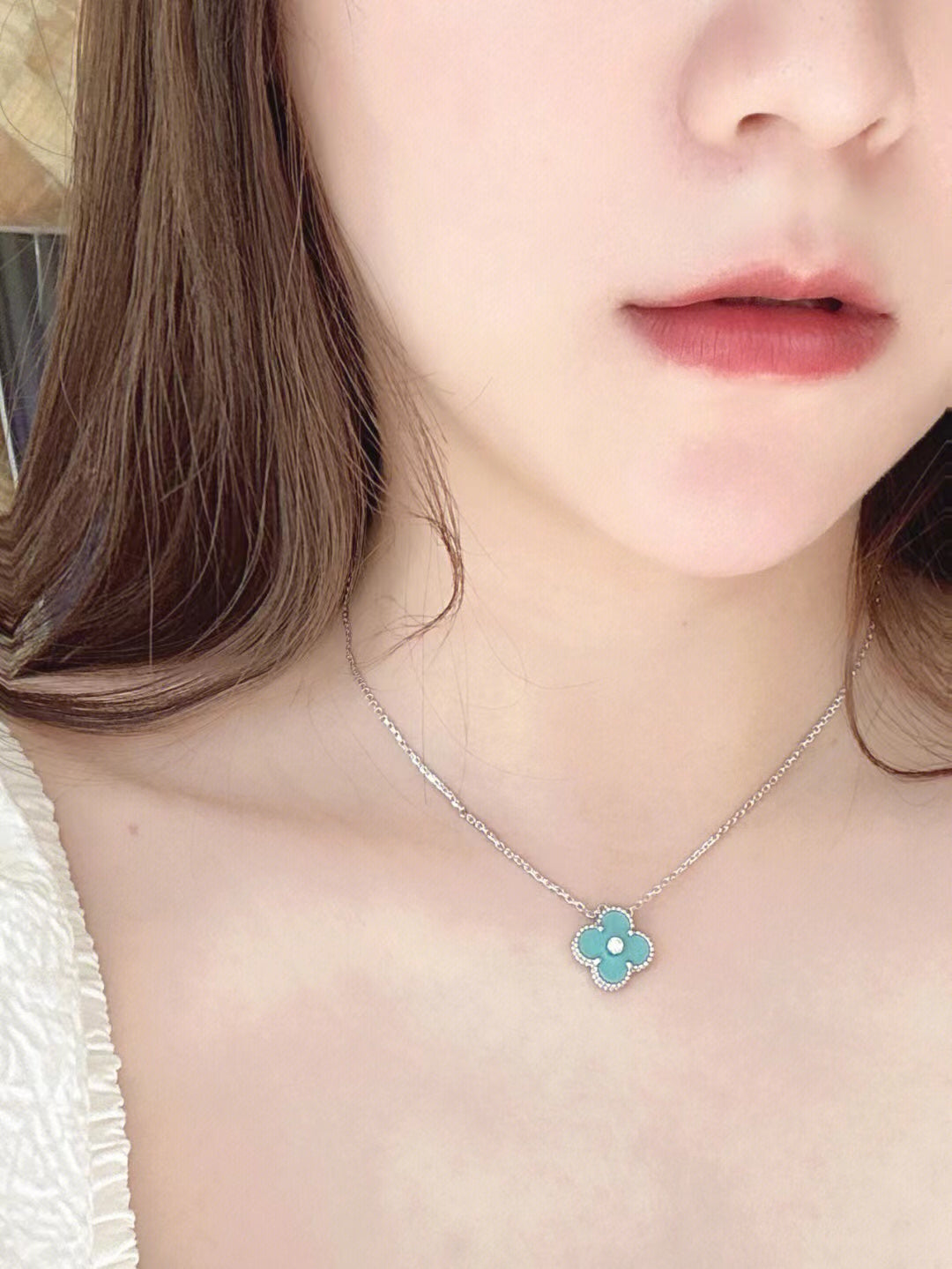 ˇGilded EraˇCLOVER 1 DIAMOND LIGHT BLUE SILVER NECKLACE