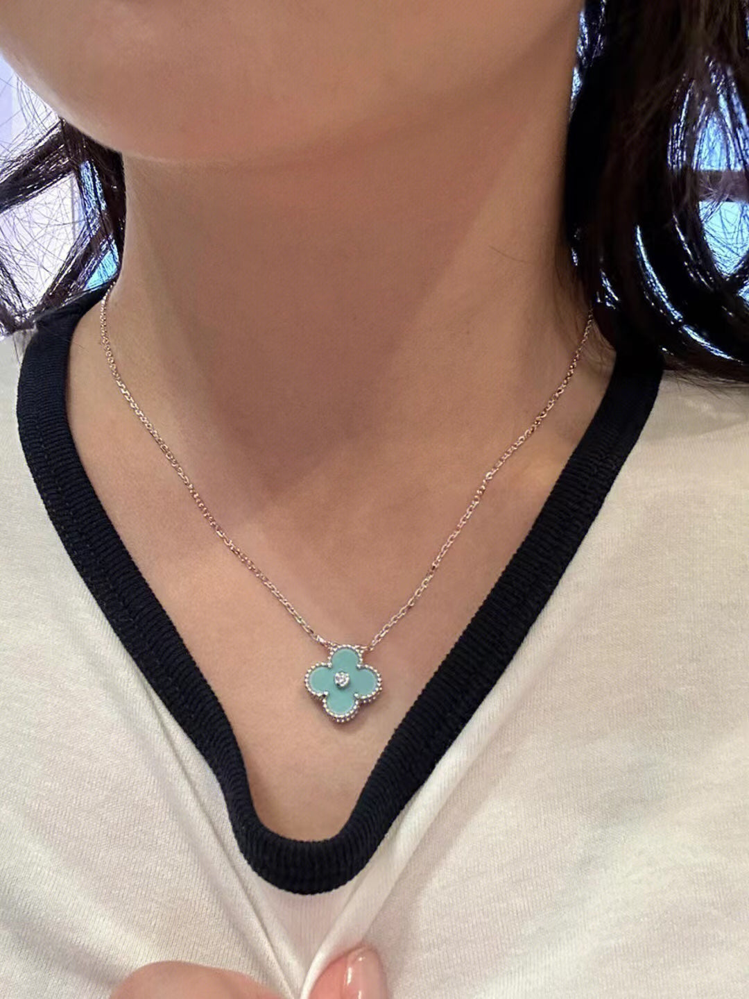 ˇGilded EraˇCLOVER 1 DIAMOND LIGHT BLUE SILVER NECKLACE